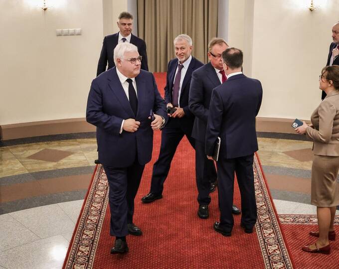 Появление Романа Абрамовича в Кремле подогрело слухи о тайной дипломатии