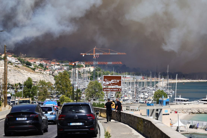 Wildfire threatens Marseille, shuts down airport in southern France