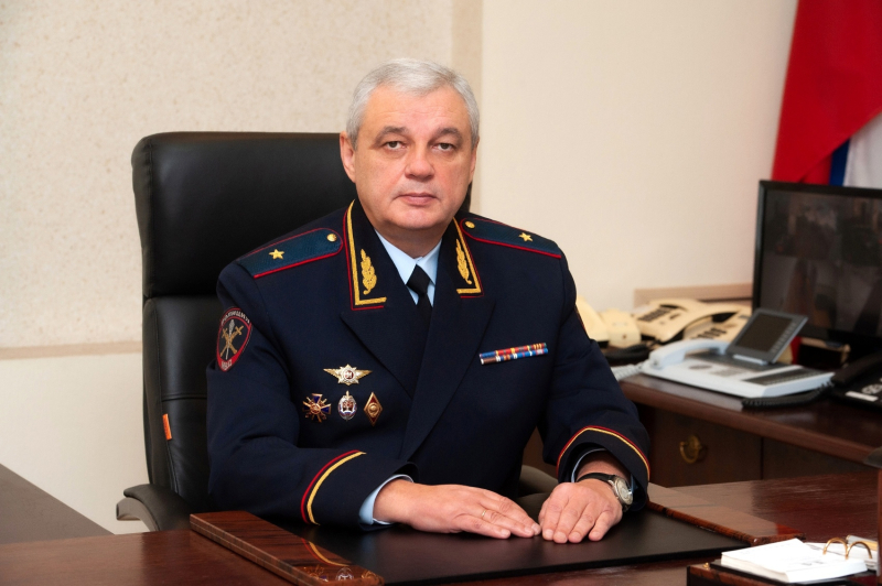 Who is protecting the "bandit state" in the Smolensk region